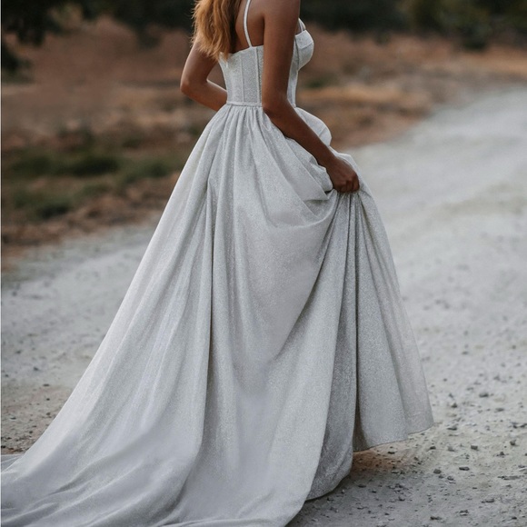 Wedding Dress Allure MARINA - E200- Abella - Picture 4 of 10